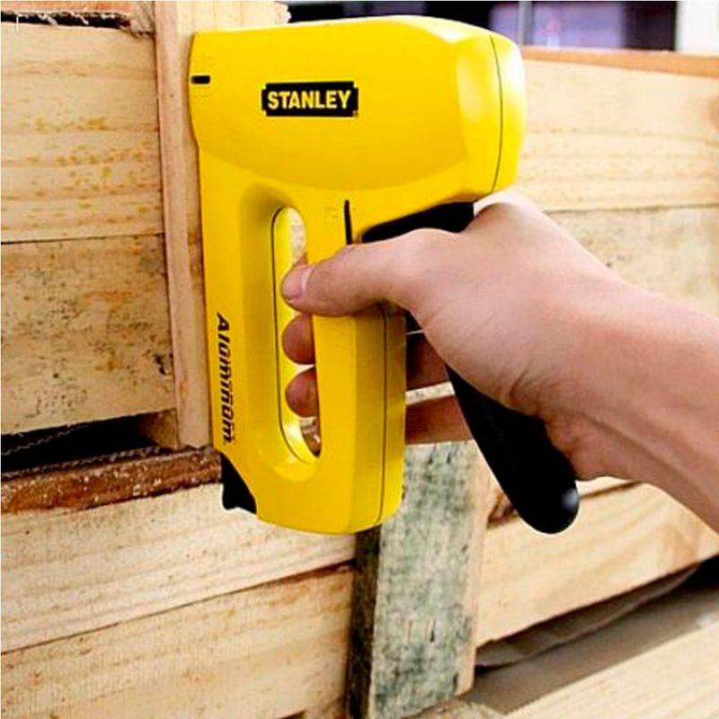 Grampeador-Manual-Profissional-Stanley-TR150
