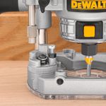 Tupia-Compacta-900W-1-4--Dewalt-DWP611PK-ANT-Ferramentas