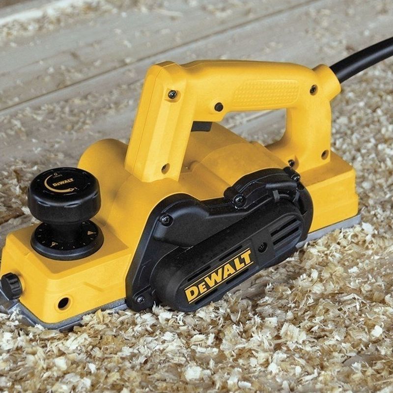Plaina-Eletrica-550W-10mm-17000RPM-Dewalt-D26676-ant-ferramentas-1