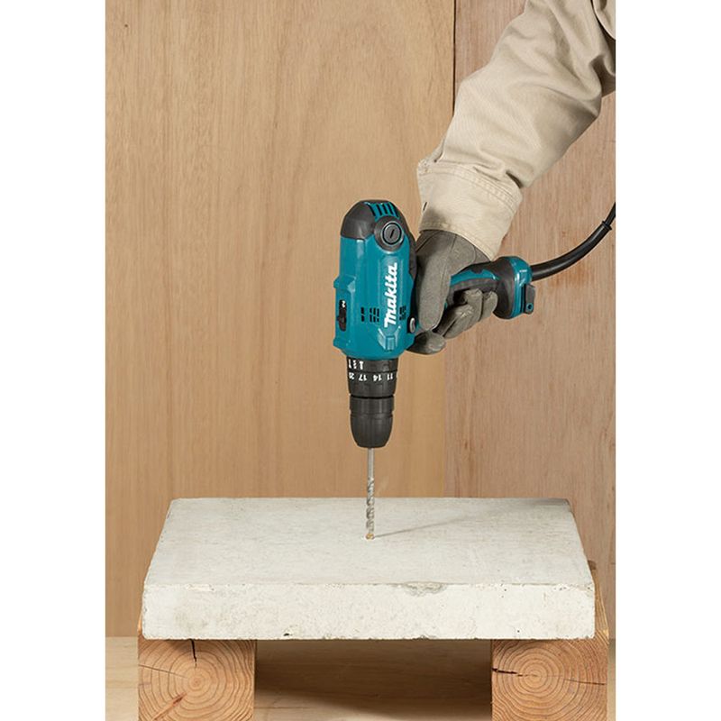 Parafusadeira-Furadeira-de-Impacto-320W-Makita-HP0300-ant-ferramentas-1