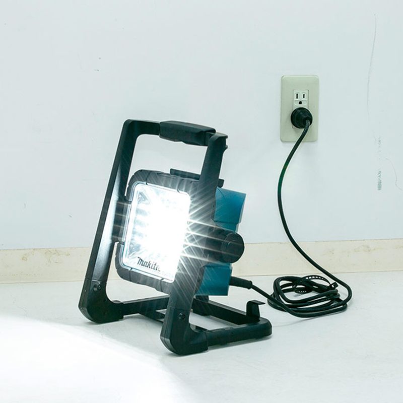 Projetor-de-Iluminacao-LED-a-Bateria-Makita-DML805-ANT-Ferramentas