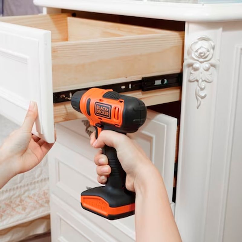 Parafusadeira--Furadeira-38-12V---13-Pecas-Black--Decker-LD12S-BR-ANT-Ferramentas