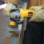 Escova-Copo-Trancada-De-Aco-3-Dewalt-DW4910M-ANT-Ferramentas